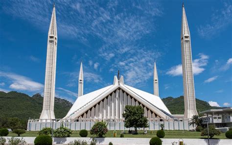 Faisal Mosque in Islamabad: History, Architecture & More | Zameen Blog