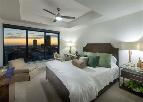 Bedroom-Hanover-River-Oaks - Houston Apartment Hunter