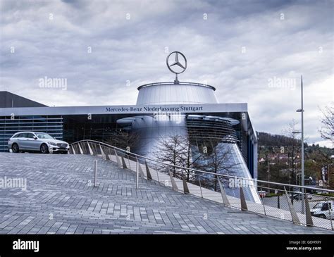 Mercedes-Benz Head Office & Factory, Stuttgart, Germany. Modern ...