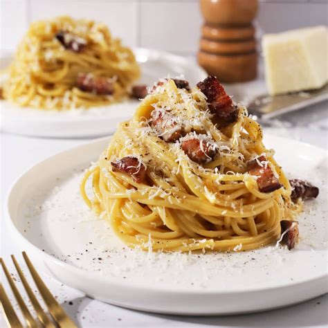 Spaghetti Carbonara for Two (No Cream) | Two Plaid Aprons