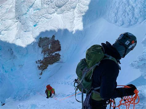 Mt Hood fun from last week on Devils Kitchen Headwall and Wy’east routes. : alpinism