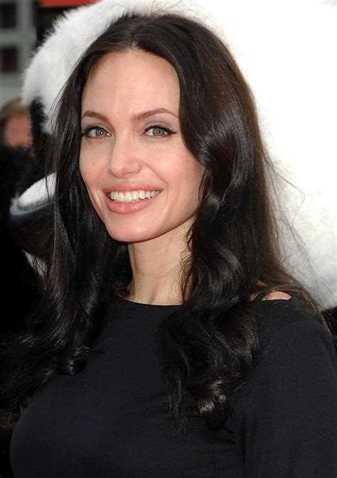 Angelina Jolie No Makeup And The Story Behind..