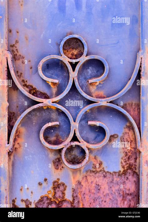 old rust door texture Stock Photo - Alamy