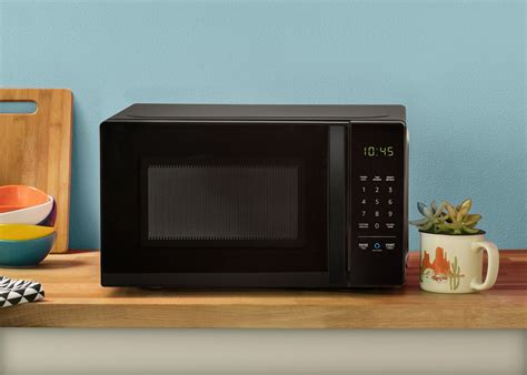 Up close with Amazon’s $60 Alexa Microwave | TechCrunch