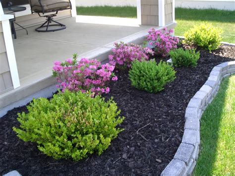 landscaping ideas - Simple | Small front yard landscaping, Front yard ...