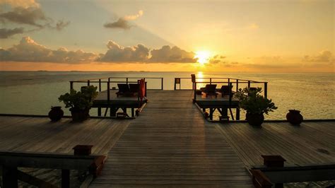 Vilamendhoo Island Review: Maldives Affordable Luxury (2023)