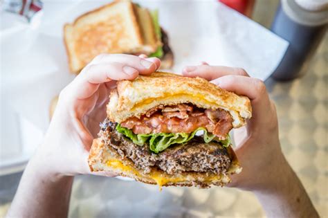 5 must-try grilled cheese burgers in Toronto