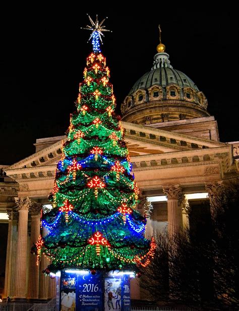 Christmas tree | Voices from Russia