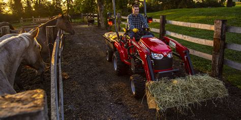 Sub-Compact & Compact Loaders | Massey Ferguson