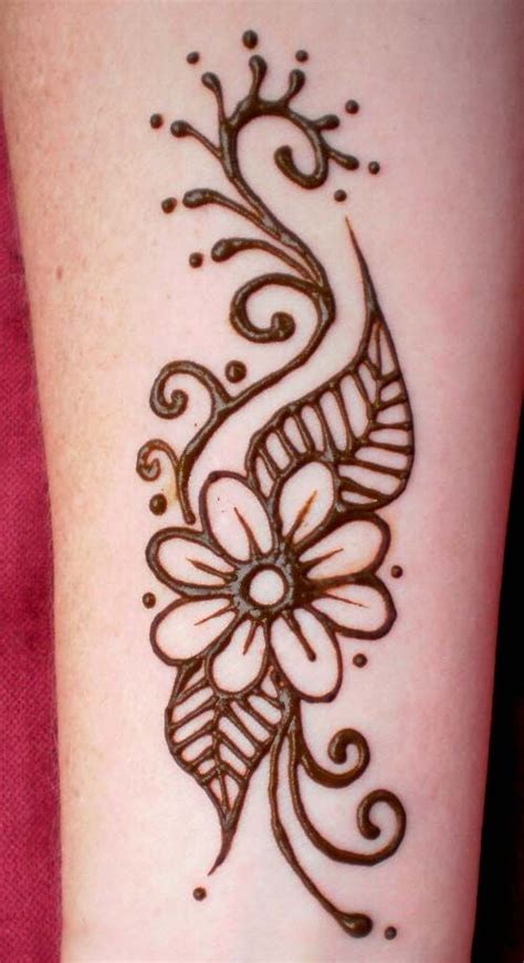 Best 25+ Henna flower designs ideas on Pinterest | Simple henna designs, Henna hand designs and ...