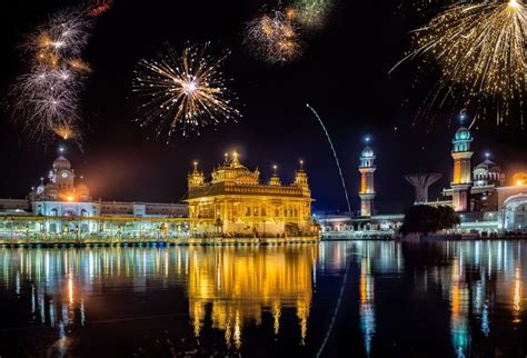 TouristSecrets | Golden Temple In Amritsar - All You Need To Know | TouristSecrets