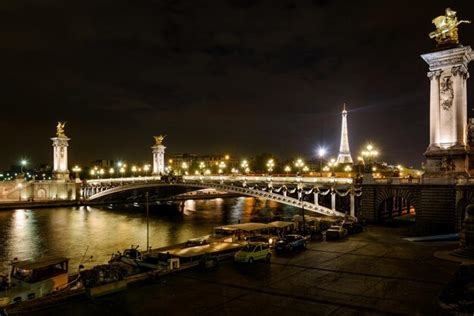 Premium Photo | The pont alexandre iii at night in paris