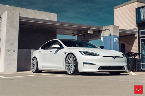 TESLA MODEL S PLAID - HYBRID FORGED SERIES: HF-4T - Vossen Wheels