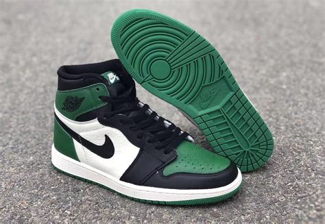 Air Jordan 1 Pine Green 555088-302 Release Date - Sneaker Bar Detroit