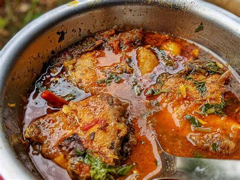 Not Your Regular Katla Macher Jhol (Bengali Style Katla Fish Curry) – Orange Wayfarer