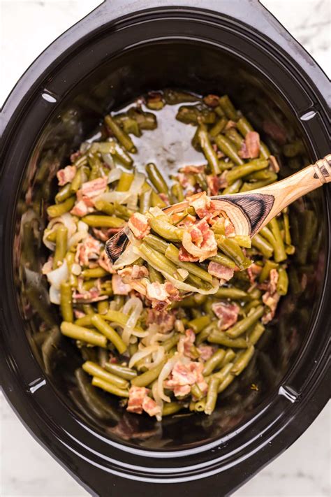 Slow Cooker Green Beans & Bacon Recipe {Easy Side} - The Magical Slow Cooker