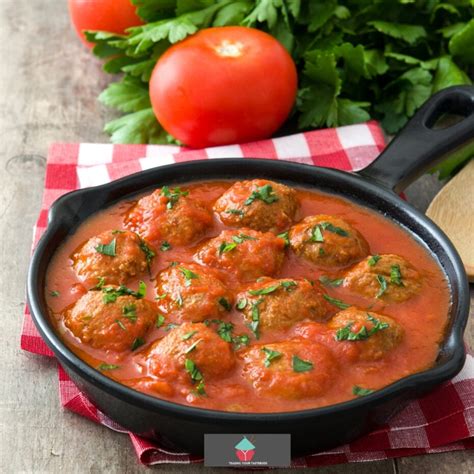 Spanish Meatballs in Garlic Tomato Sauce, Albondigas | Lovefoodies