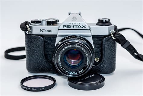 Iconic PENTAX K1000 Film Camera with SMC Pentax-M 50mm f1.7 lens, Pentax Flash, Leather Case ...