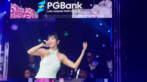 Flower - Văn Mai Hương | Concert Bản giao hưởng thăng hoa | PGBank - YouTube