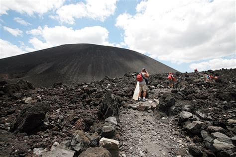 Nicaragua Daily Tour : Cerro Negro Volcano : Managua Nicaragua