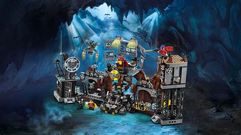 Batcave Clayface™ Invasion - Videos - LEGO.com for kids