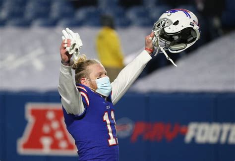 Buffalo Bills WR Cole Beasley played entire NFL Playoffs with a broken ...