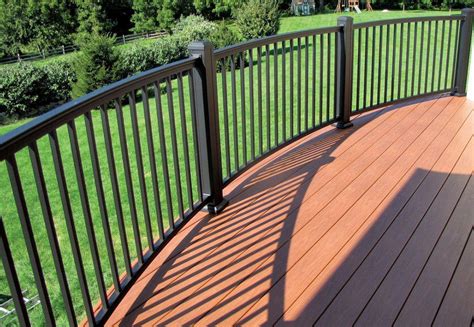 Curved aluminum deck railing from Kidron Vinyl | Aluminum railing deck ...