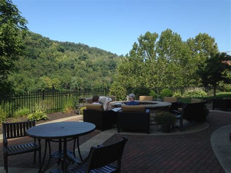 Hotel Review: Courtyard Pittsburgh West Homestead/Waterfront in Pittsburgh - Budget Friendly ...