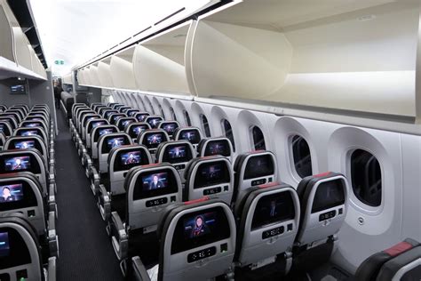 American Airlines 787-9 (789) Dreamliner Main Cabin overhead bins ...