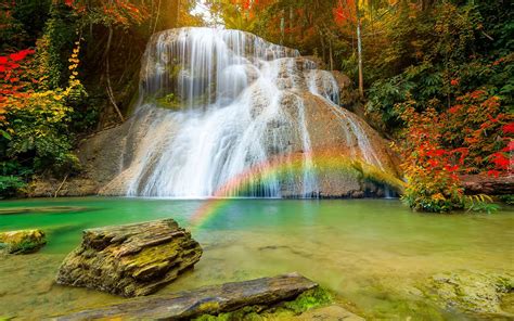 Rainbow at the waterfall - Puzzle Factory