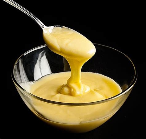 How to Make Hollandaise Sauce - Simple Easy Recipes, Tips, Variations