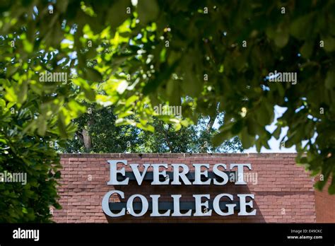 Everest college hi-res stock photography and images - Alamy