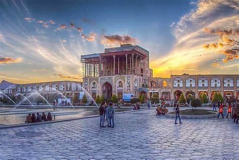 Aali Qapu Palast | Isfahan | Safavid | Isfahan Tour | Iran Destination ...