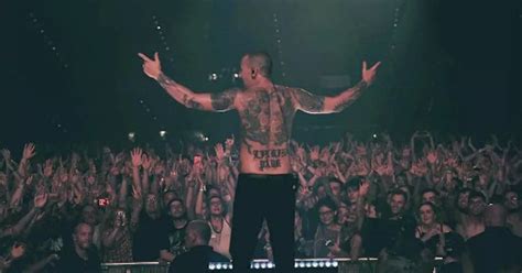 Tragic Linkin Park rocker Chester Bennington's final Instagram post was ...