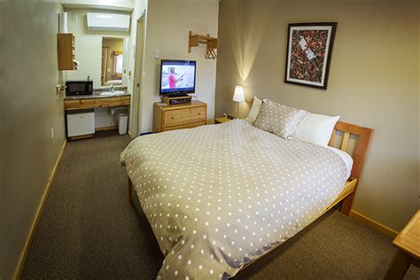 Accommodations — Ely MN Hotels - Adventure Inn in Ely, Minnesota