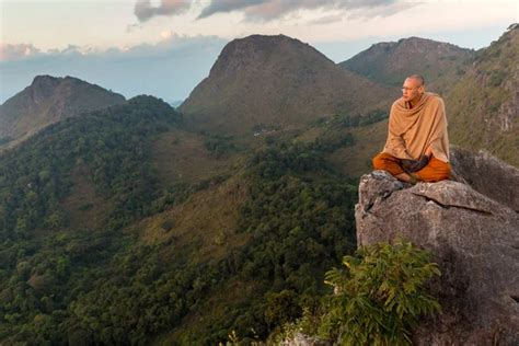 Buddhist master monk meditating in mountains – Stock Editorial Photo ...