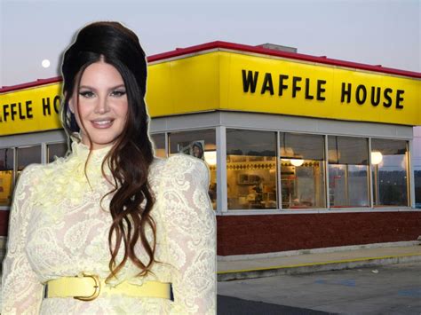 Lana Del Rey was spotted working at a Waffle House in Alabama, and nobody knows why