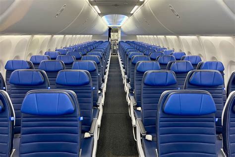 Where to sit: United’s Boeing 737 MAX 8 with the new signature interior