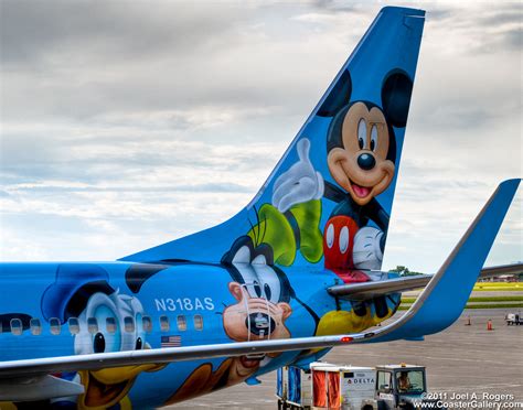 Disney Airplane | B-737 with Mickey Mouse, Goofy and Donald … | Joel ...