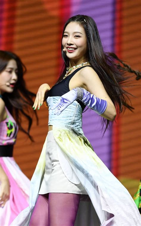 190619 Red Velvet Joy - 'The ReVe Festival' Day 1 comeback sho... | Red velvet joy, Red velvet ...