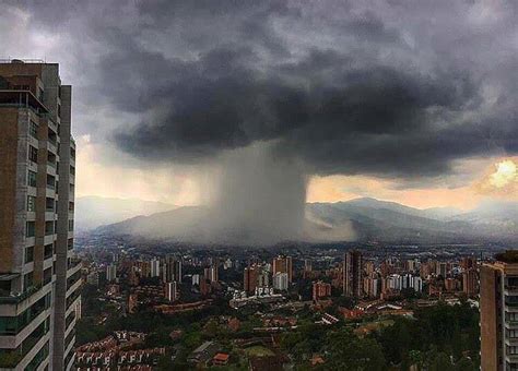 Independence Day clouds engulf Buenos Aires, Argentina and Medellin, Colombia pictures and video ...