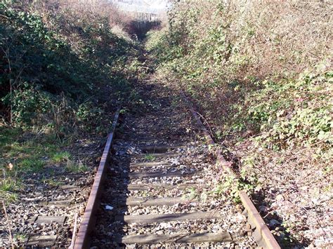 File:Disused railtrack 101 5351.jpg - OpenStreetMap Wiki