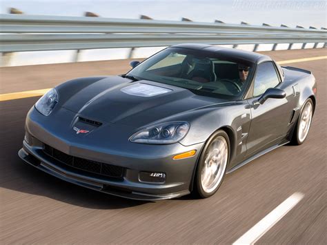 Chevrolet Corvette C6 ZR1 High Resolution Image (2 of 24)