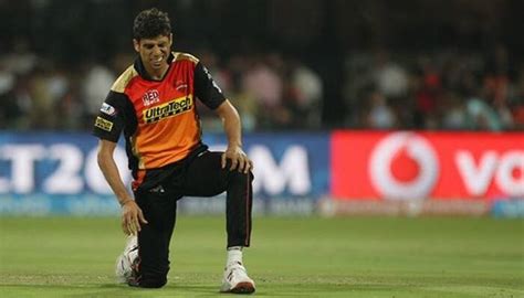 IPL 2016: Sunrisers Hyderabad's Ashish Nehra to undergo knee surgery | IPL News | Zee News