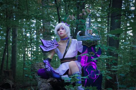 Spirit Blossom Riven cosplay [self] : r/Rivenmains