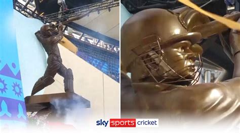 Life-size Sachin Tendulkar statue unveiled at Mumbai stadium | Video ...