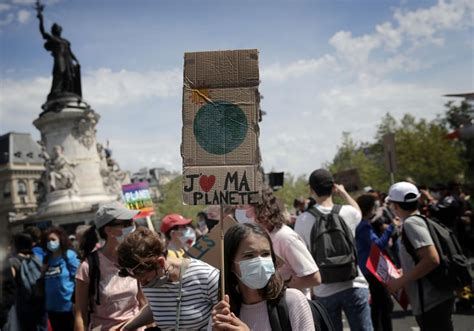 Thousands protest in France against climate law - NYK Daily