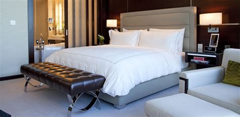 Abu Dhabi Luxury Hotel | Abu Dhabi Accommodation | Camera da letto, Interni, Camera