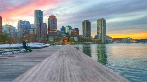 Boston Skyline during sunset : r/CityPorn