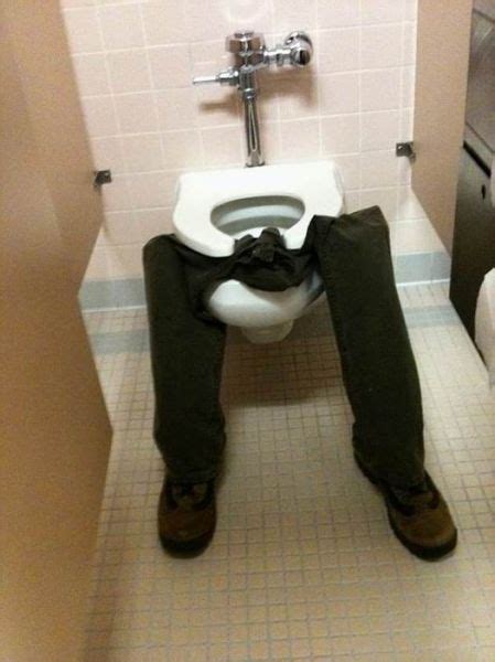 Two Toilet Pranks (6 pics) - Izismile.com